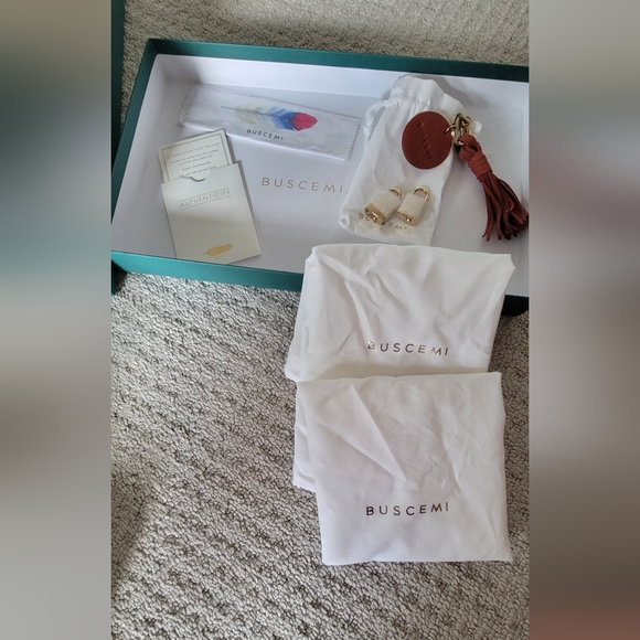 NWT Buscemi 40 MM Bow Numbuck in Litchi - Picture 9 of 12